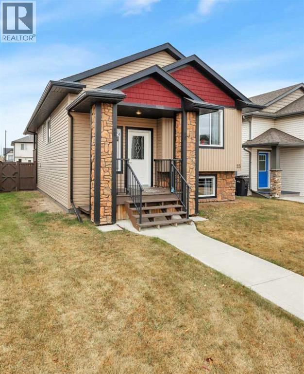 23 Hampton Crescent, Sylvan Lake, Alberta  T4S 0N2 - Photo 3 - A2268257
