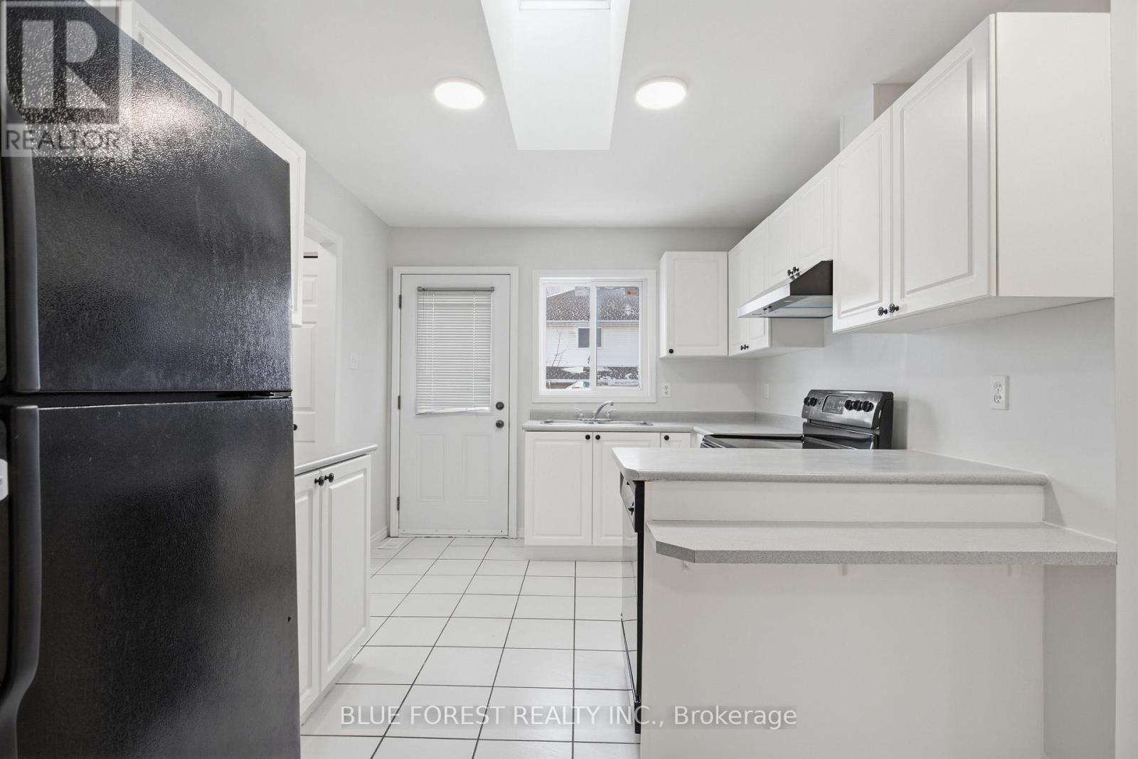 959 Lawson Road, London North, Ontario  N6G 4X4 - Photo 13 - X12702010