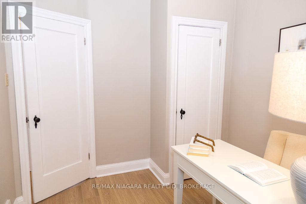 18 Welland Vale Road, St. Catharines (Downtown), Ontario  L2R 2L6 - Photo 12 - X12707290