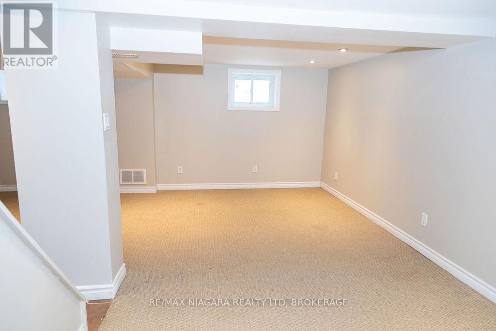 18 Welland Vale Road, St. Catharines (Downtown), Ontario  L2R 2L6 - Photo 17 - X12707290