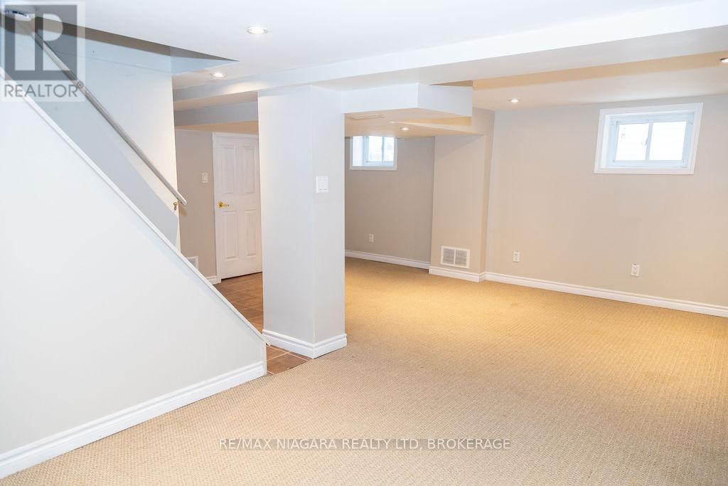 18 Welland Vale Road, St. Catharines (Downtown), Ontario  L2R 2L6 - Photo 19 - X12707290