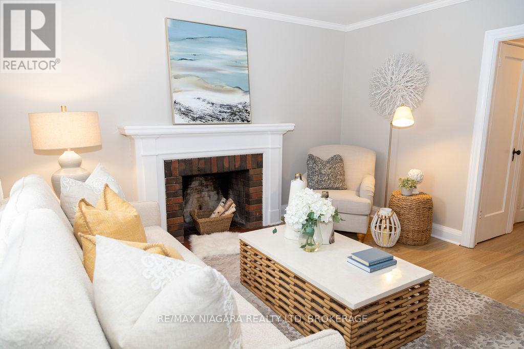 18 Welland Vale Road, St. Catharines (Downtown), Ontario  L2R 2L6 - Photo 3 - X12707290