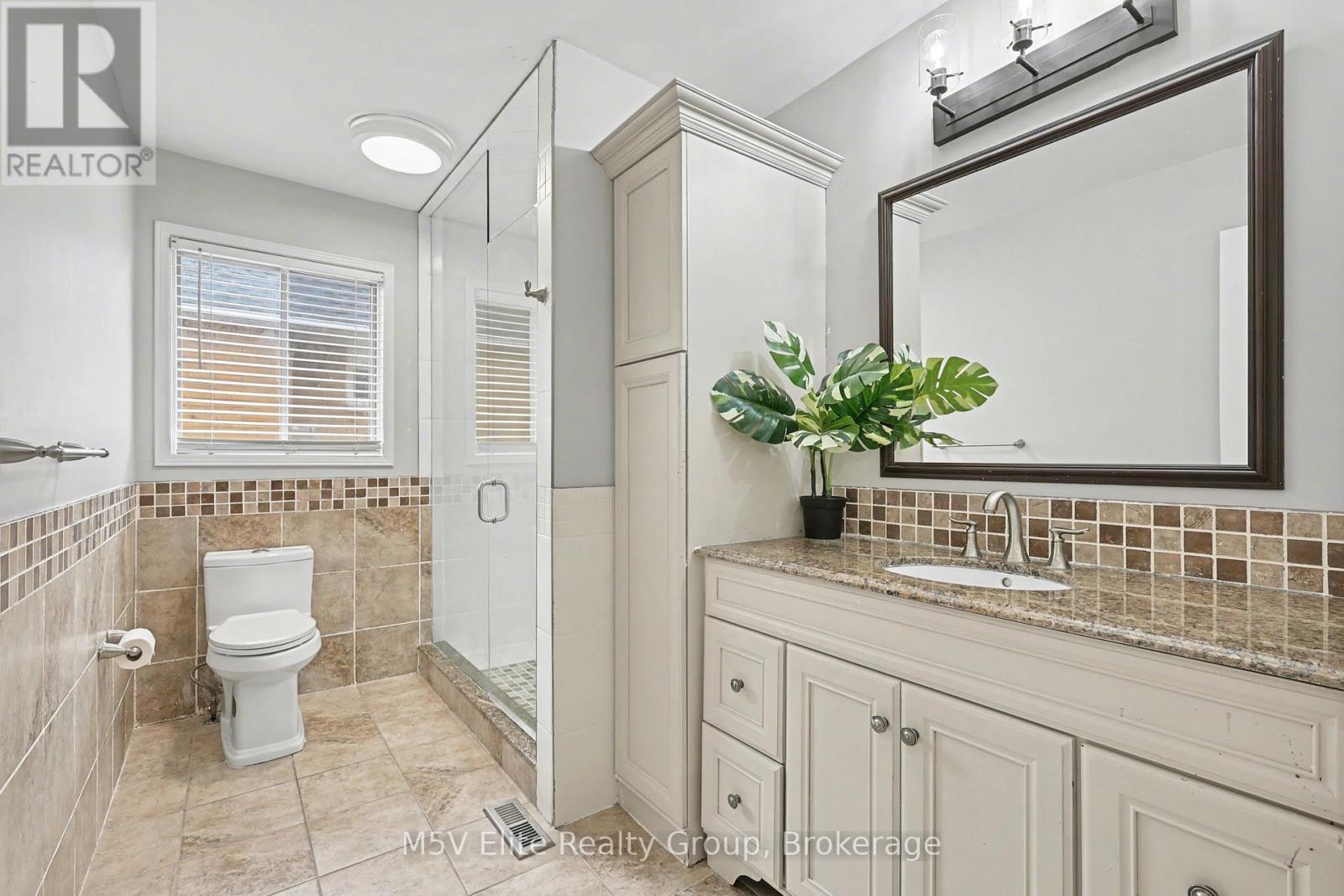 12 Donald Wilson Street, Whitby, Ontario  L1R 2H5 - Photo 8 - E12707292