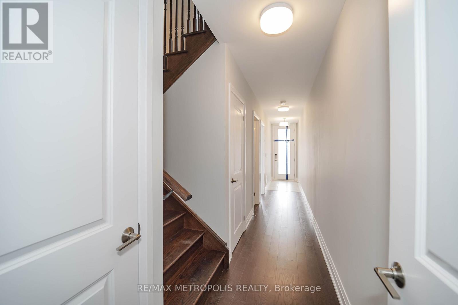 945 Crowsnest Hollow, Pickering, Ontario  L1X 0P4 - Photo 11 - E12707332