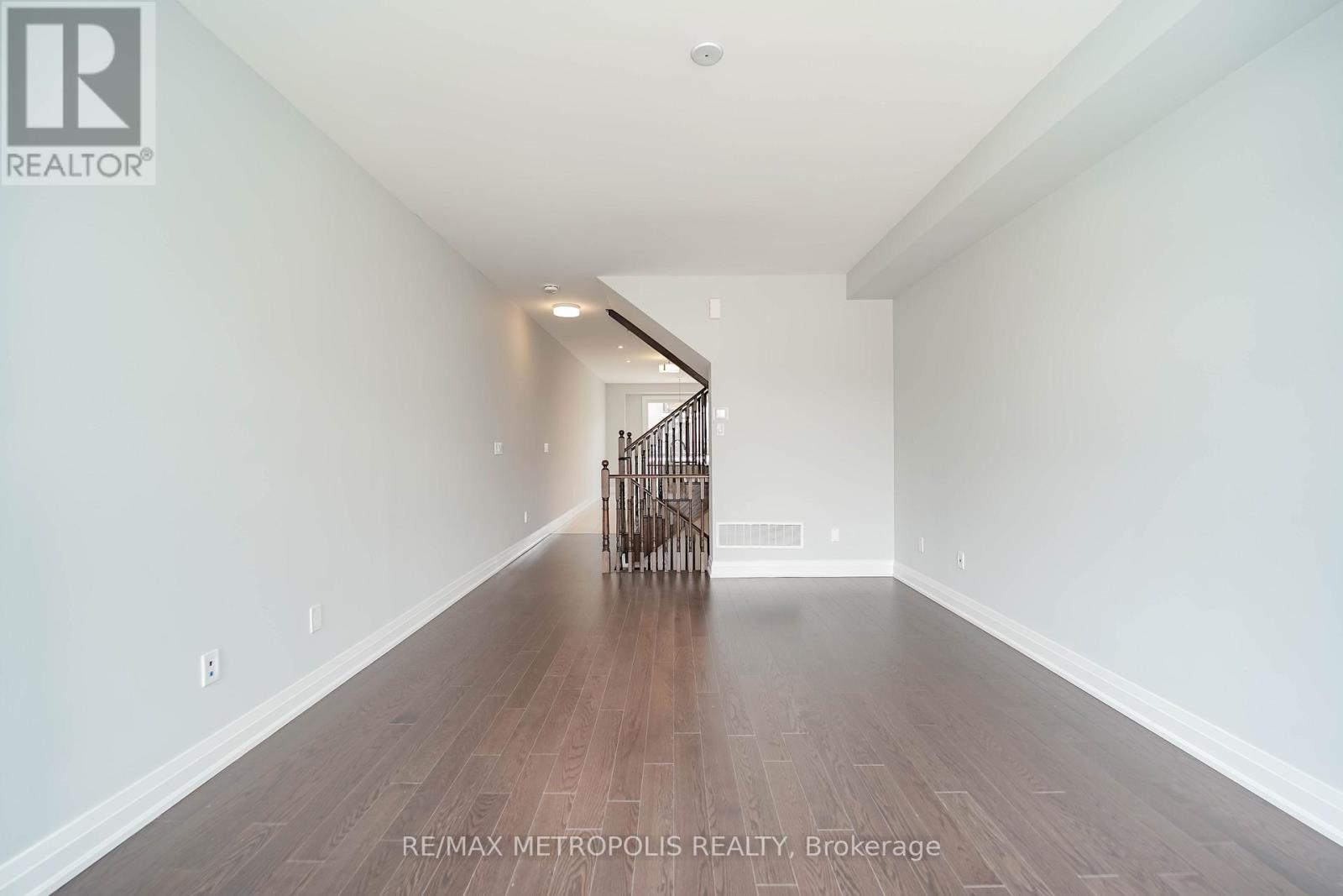 945 Crowsnest Hollow, Pickering, Ontario  L1X 0P4 - Photo 15 - E12707332