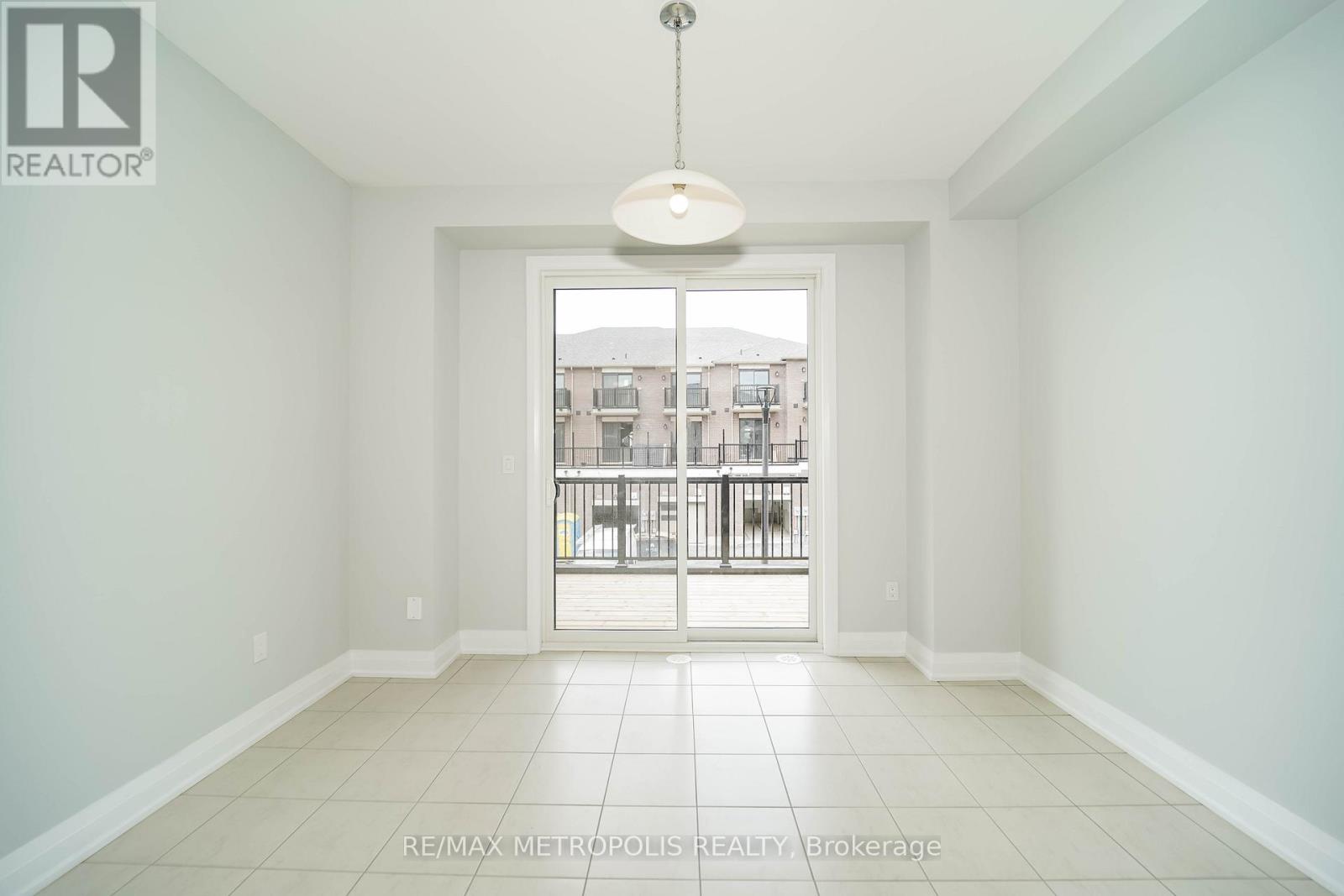 945 Crowsnest Hollow, Pickering, Ontario  L1X 0P4 - Photo 19 - E12707332