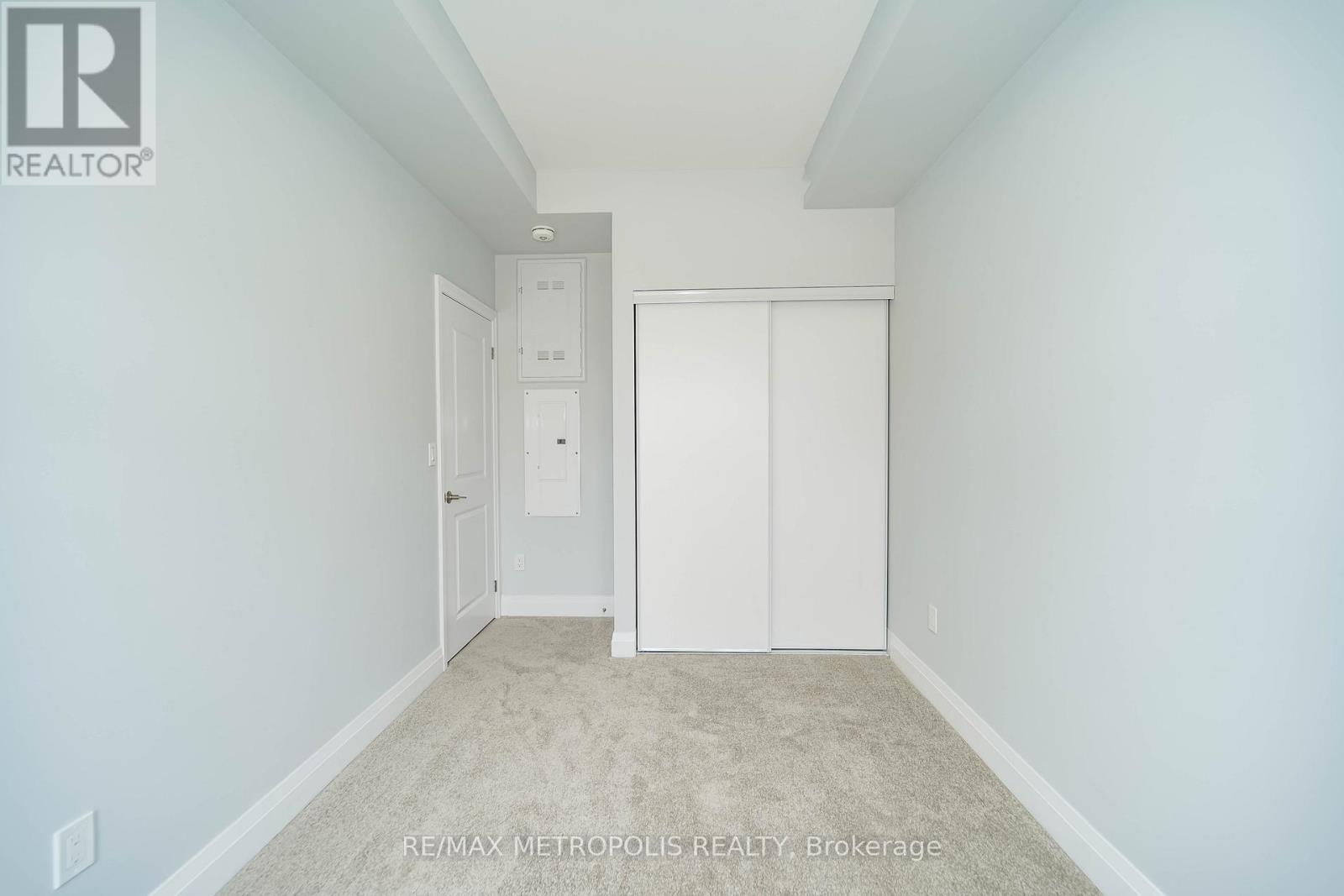 945 Crowsnest Hollow, Pickering, Ontario  L1X 0P4 - Photo 9 - E12707332