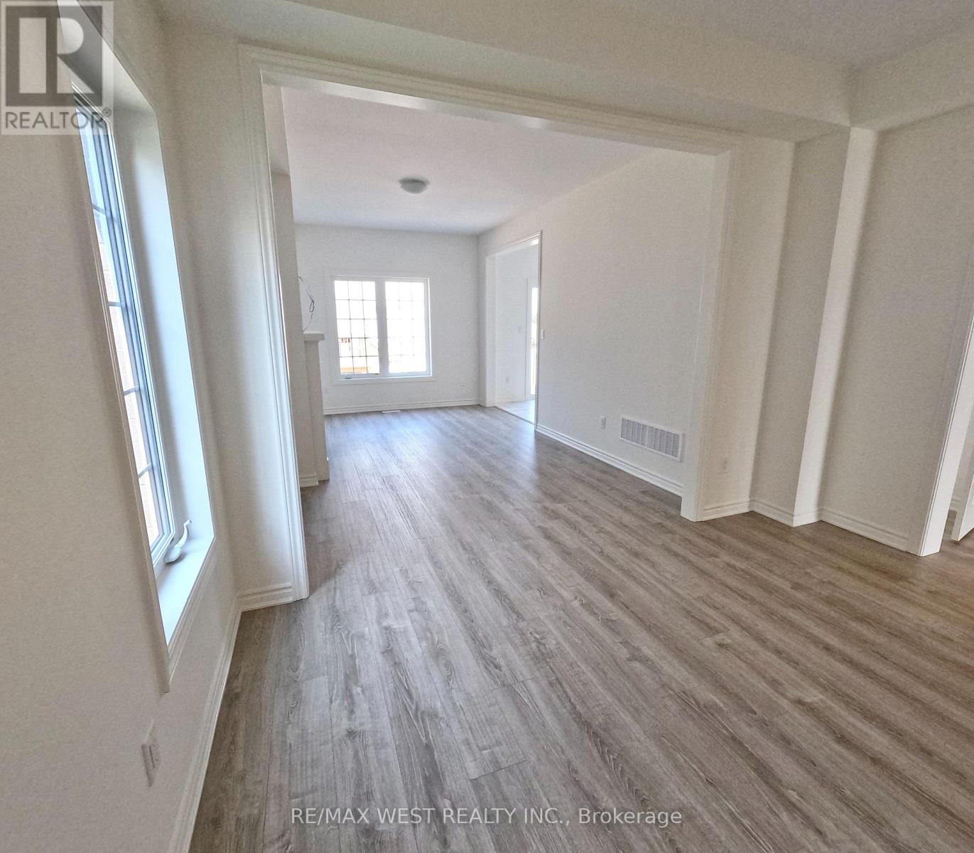 246 Mckenzie Drive, Clearview (Stayner), Ontario  L0M 1S0 - Photo 17 - S12707312