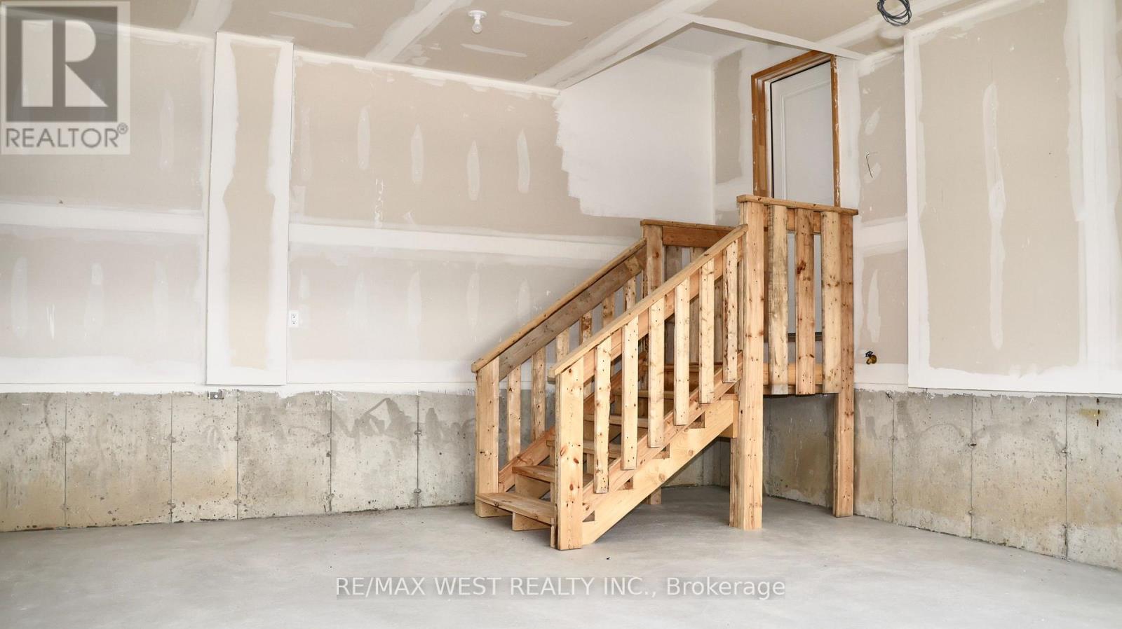 246 Mckenzie Drive, Clearview (Stayner), Ontario  L0M 1S0 - Photo 2 - S12707312