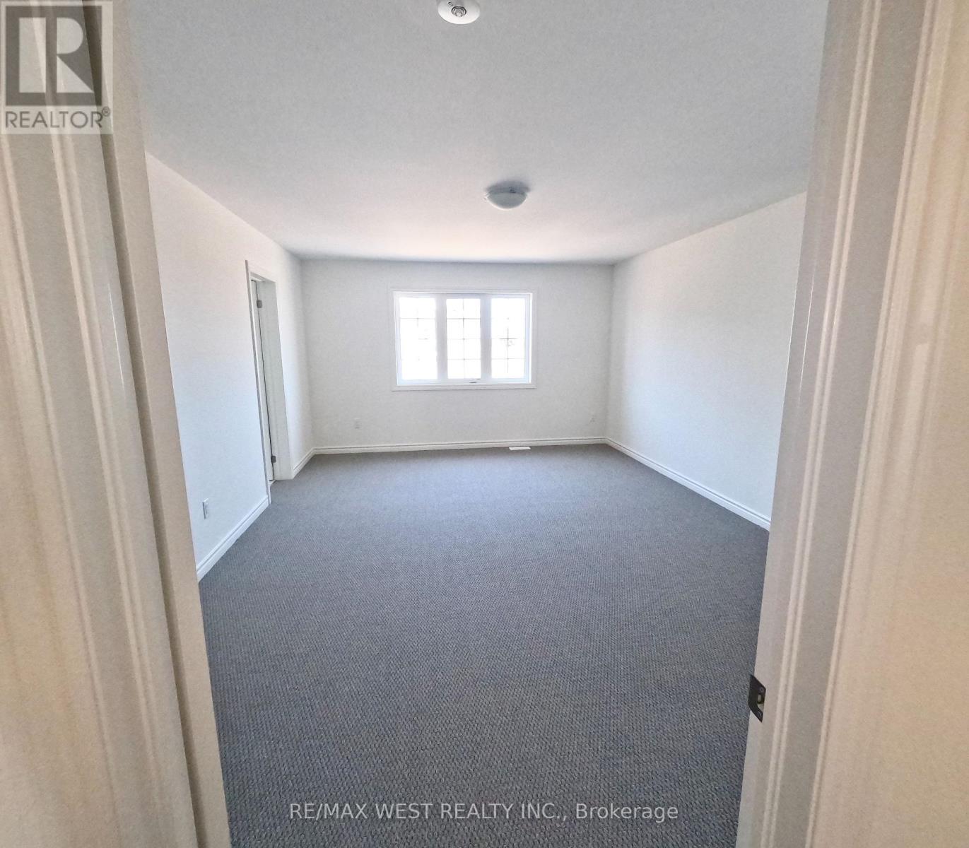 246 Mckenzie Drive, Clearview (Stayner), Ontario  L0M 1S0 - Photo 3 - S12707312