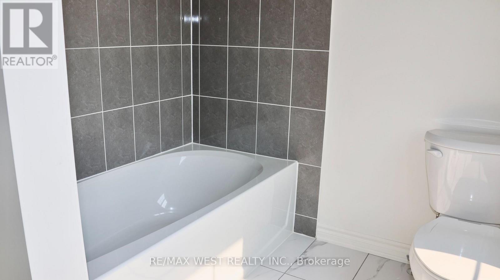 246 Mckenzie Drive, Clearview (Stayner), Ontario  L0M 1S0 - Photo 9 - S12707312