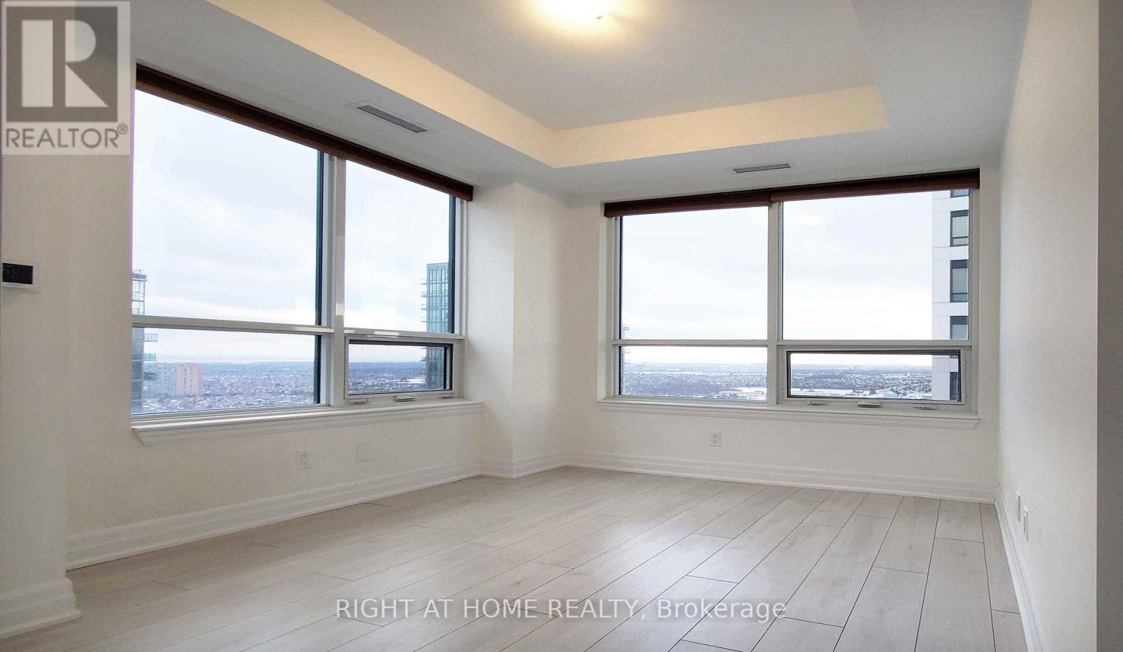 2408 - 30 Elm Drive W, Mississauga, Ontario  L5B 0N6 - Photo 4 - W12707302