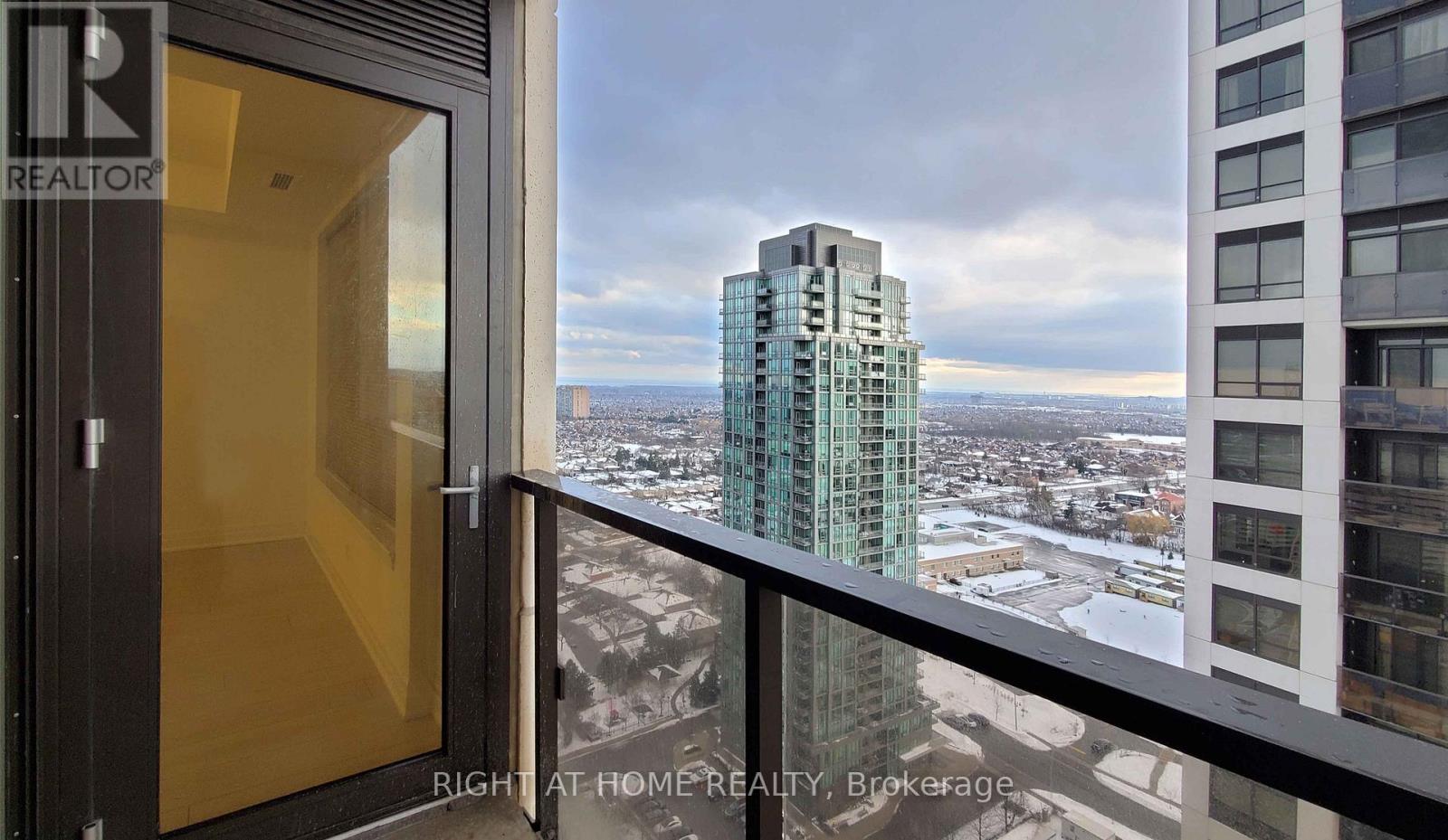 2408 - 30 Elm Drive W, Mississauga, Ontario  L5B 0N6 - Photo 7 - W12707302