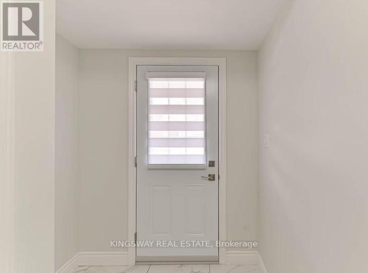 616 Linden Drive, Cambridge, Ontario  N3H 0C6 - Photo 3 - X12707316