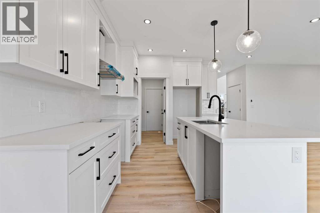 9 Mcclung Gate, Carstairs, Alberta  T0M 0N0 - Photo 7 - A2273235