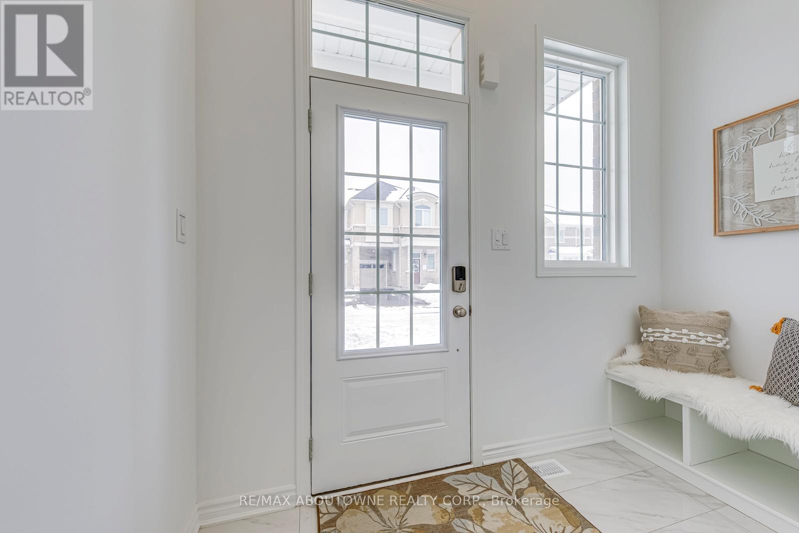 1363 Copley Court, Milton, Ontario  L9E 2E7 - Photo 3 - W12707168