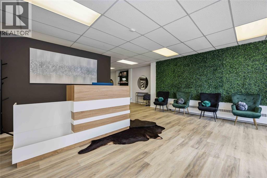 210 Front Street, Sarnia, Ontario  N7T 7H2 - Photo 2 - 26001359