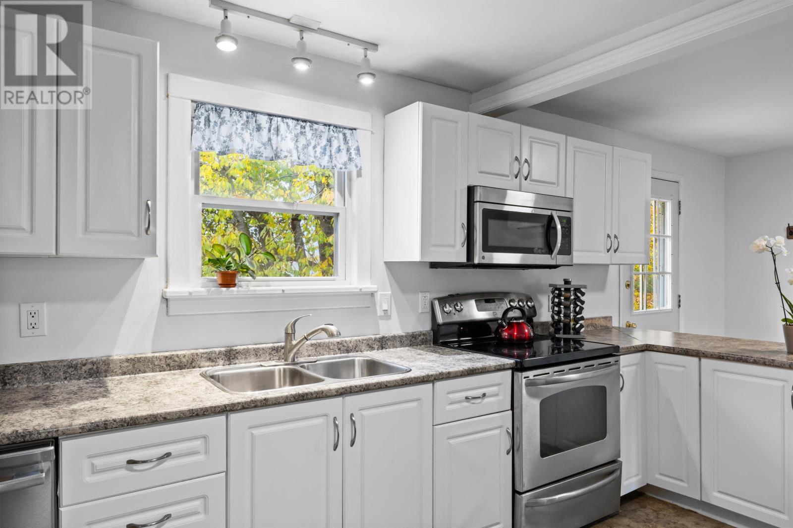 82 Newland Crescent, Charlottetown, Prince Edward Island  C1A 4H7 - Photo 14 - 202527840