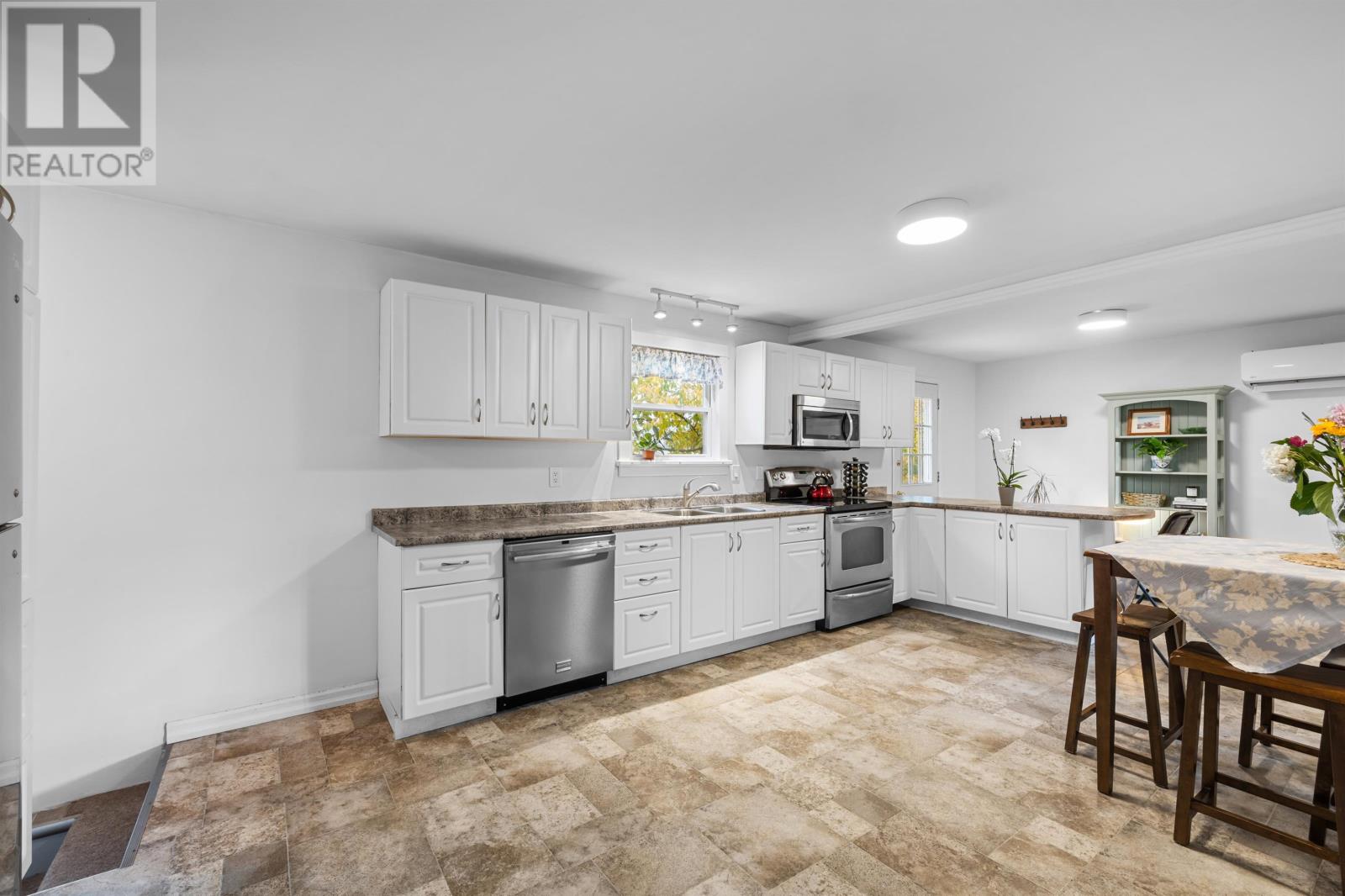 82 Newland Crescent, Charlottetown, Prince Edward Island  C1A 4H7 - Photo 16 - 202527840