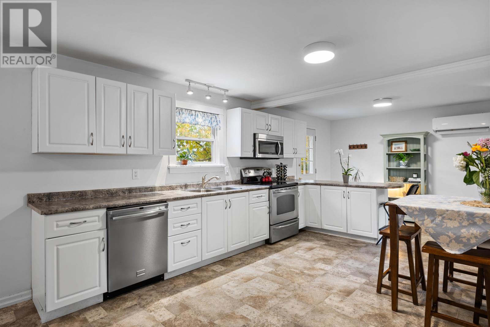 82 Newland Crescent, Charlottetown, Prince Edward Island  C1A 4H7 - Photo 15 - 202527840