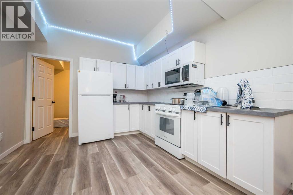 9216 94 Avenue, Grande Prairie, Alberta  T8V 7R9 - Photo 3 - A2274393