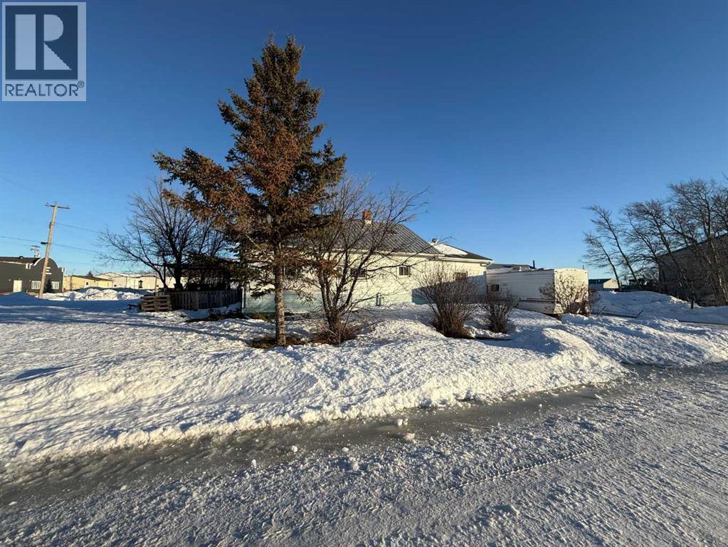 5031 48 Avenue, Girouxville, Alberta  T0H 1S0 - Photo 5 - A2279797