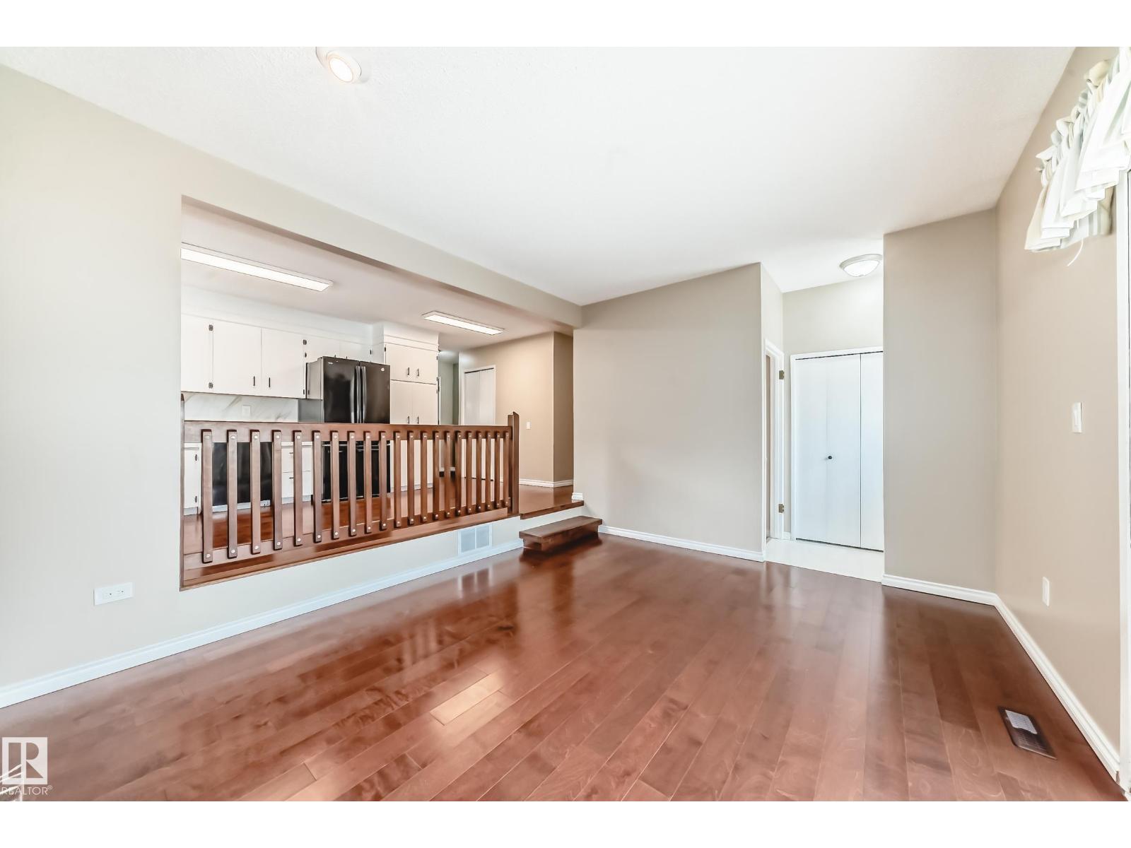 1923 52 St Nw Nw, Edmonton, Alberta  T6L 1J3 - Photo 16 - E4470423