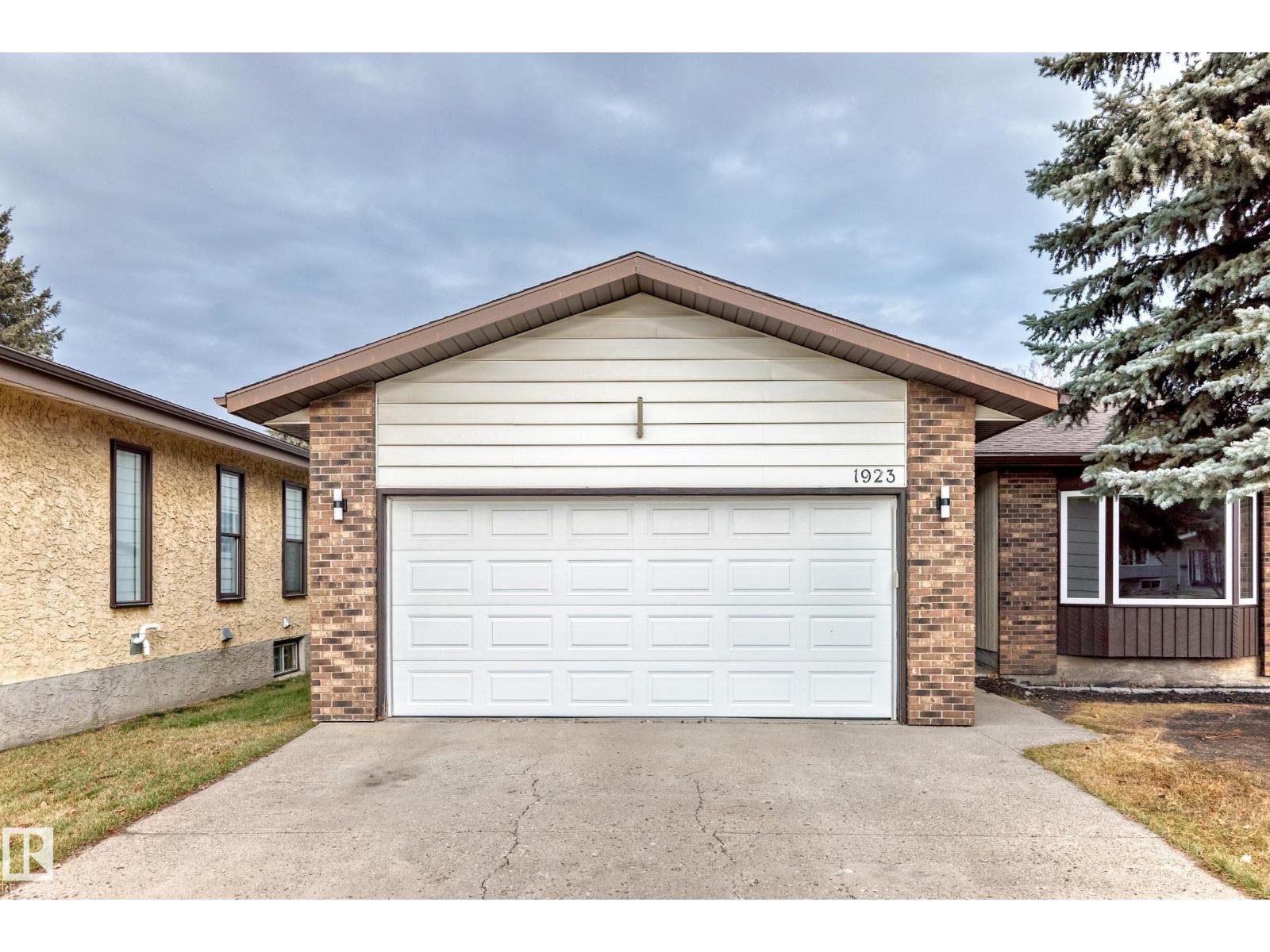 1923 52 St Nw Nw, Edmonton, Alberta  T6L 1J3 - Photo 57 - E4470423