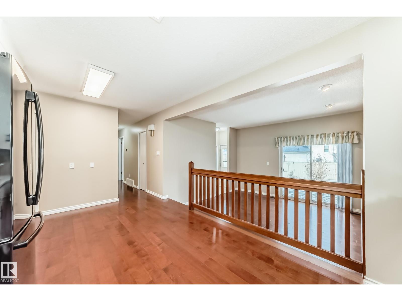 1923 52 St Nw Nw, Edmonton, Alberta  T6L 1J3 - Photo 9 - E4470423