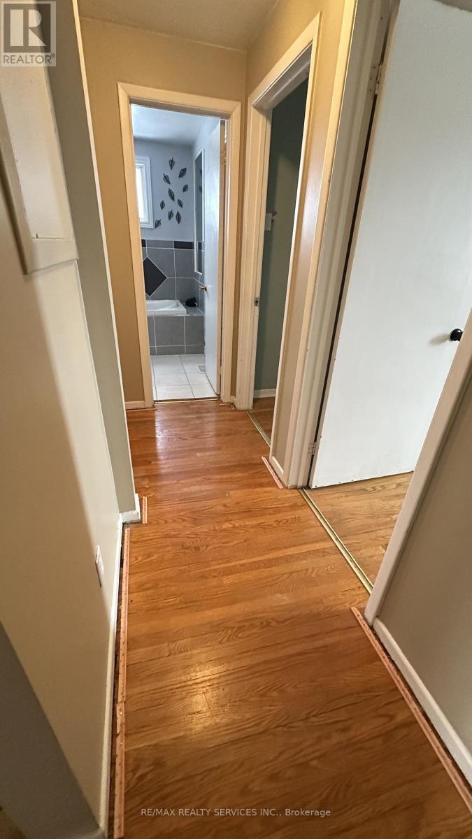 64 Brookdale Crescent, Brampton (Avondale), Ontario  L6T 1M7 - Photo 15 - W12655016