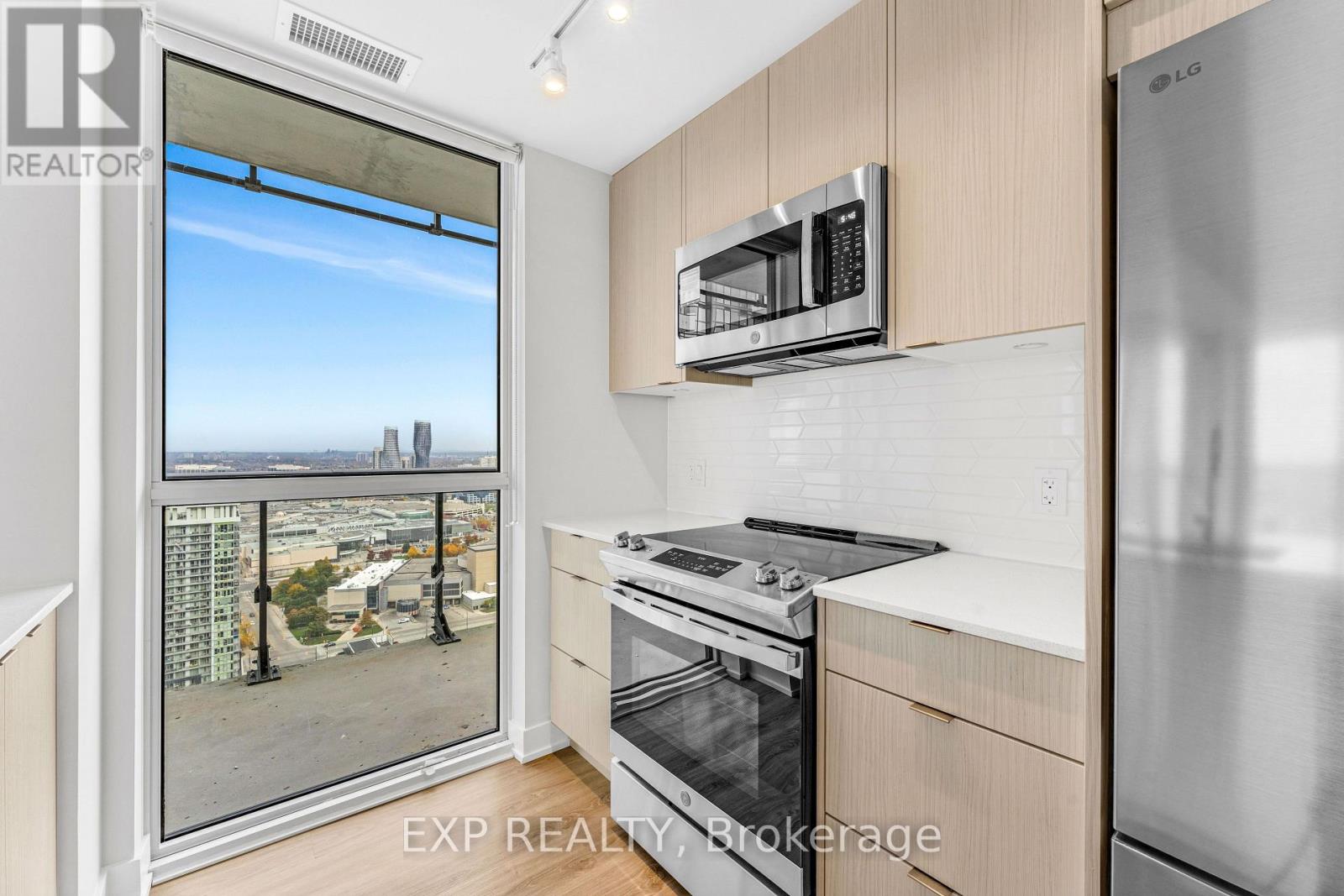 3104 - 4130 Parkside Village Drive, Mississauga, Ontario  L5B 3M8 - Photo 6 - W12707368