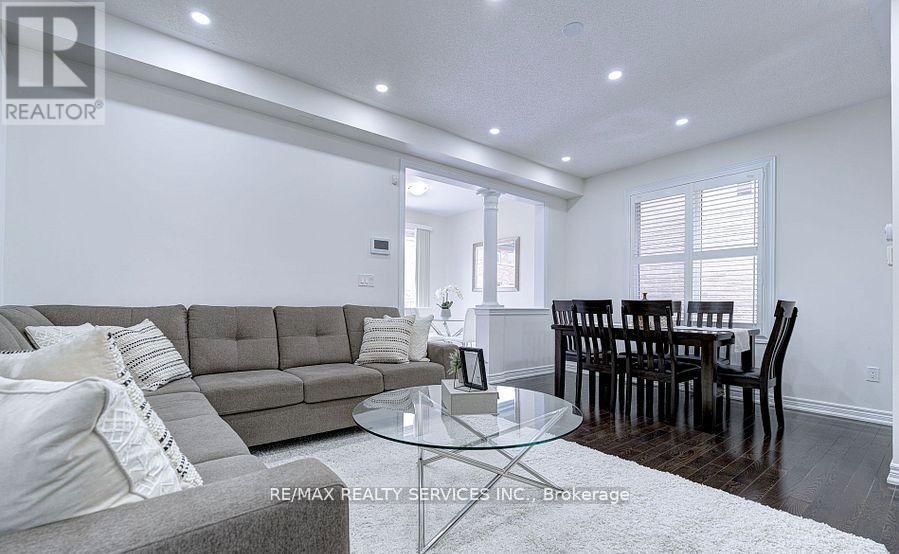 Upper - 13 Ebury Drive, Brampton, Ontario  L6X 0Z3 - Photo 10 - W12707372