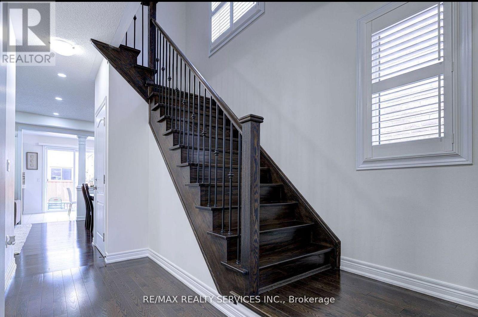 Upper - 13 Ebury Drive, Brampton, Ontario  L6X 0Z3 - Photo 2 - W12707372