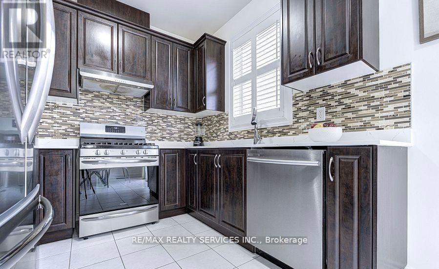 Upper - 13 Ebury Drive, Brampton, Ontario  L6X 0Z3 - Photo 8 - W12707372