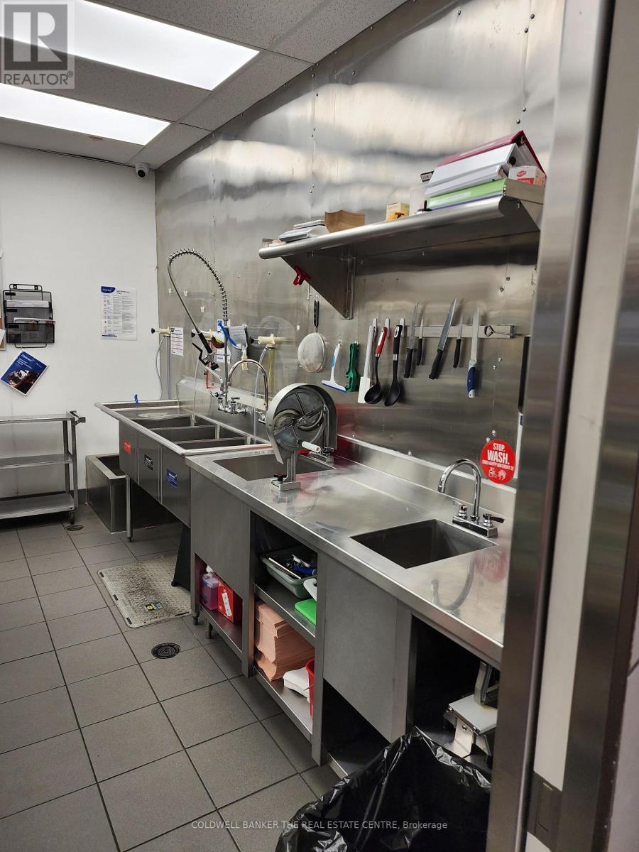 7 Metcalfe Street E, Strathroy-Caradoc, Ontario  N7G 1N9 - Photo 10 - X12707380