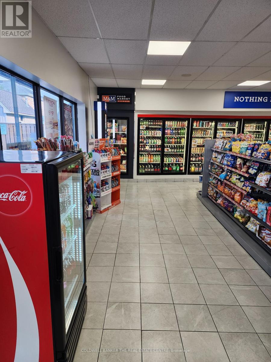 7 Metcalfe Street E, Strathroy-Caradoc, Ontario  N7G 1N9 - Photo 2 - X12707380