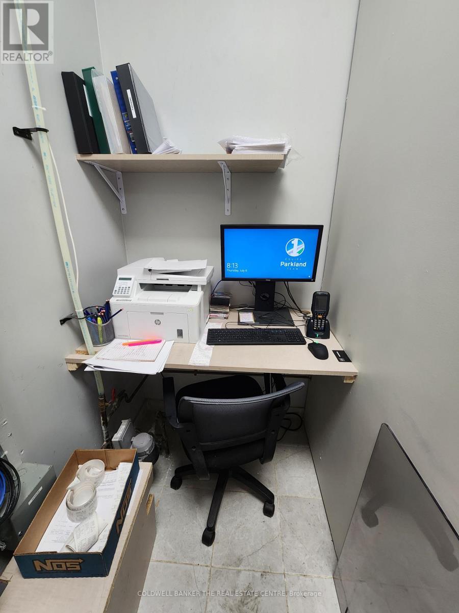 7 Metcalfe Street E, Strathroy-Caradoc, Ontario  N7G 1N9 - Photo 22 - X12707380