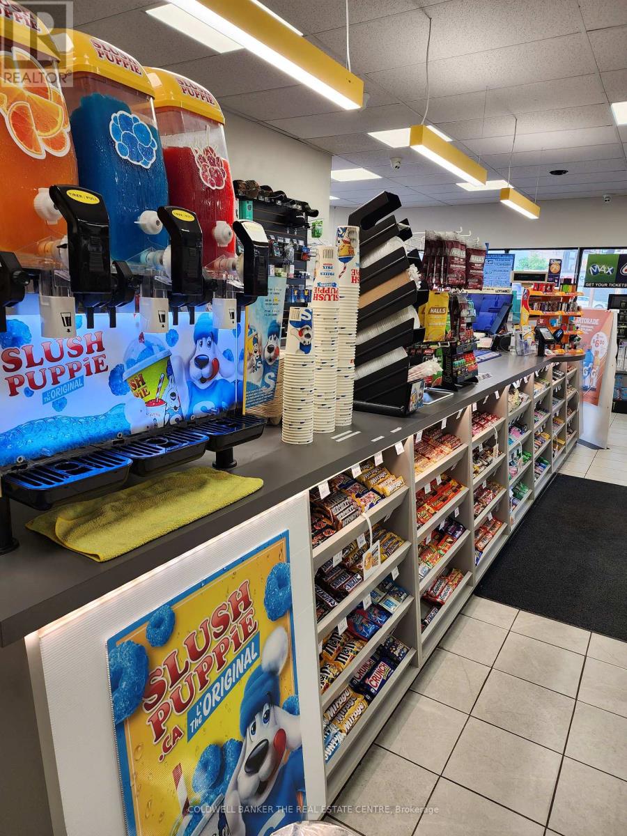 7 Metcalfe Street E, Strathroy-Caradoc, Ontario  N7G 1N9 - Photo 6 - X12707380