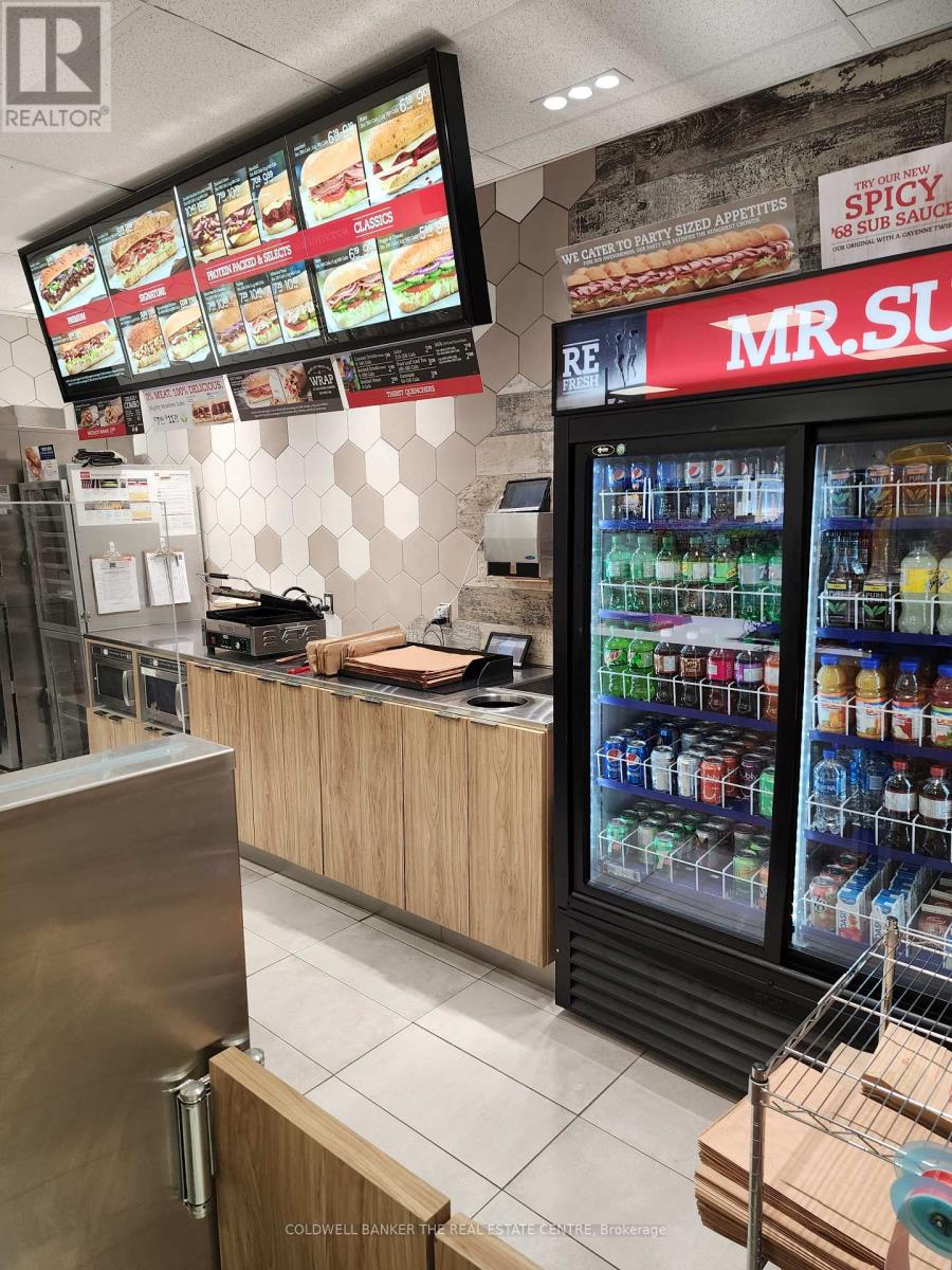 7 Metcalfe Street E, Strathroy-Caradoc, Ontario  N7G 1N9 - Photo 8 - X12707380