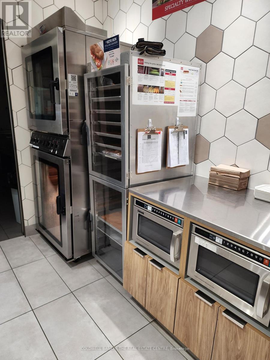 7 Metcalfe Street E, Strathroy-Caradoc, Ontario  N7G 1N9 - Photo 9 - X12707380