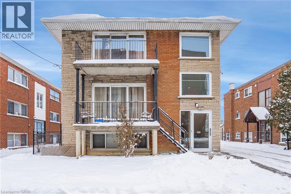 253 Mohawk Road E, Hamilton, Ontario  L9A 2H5 - Photo 1 - 40798741