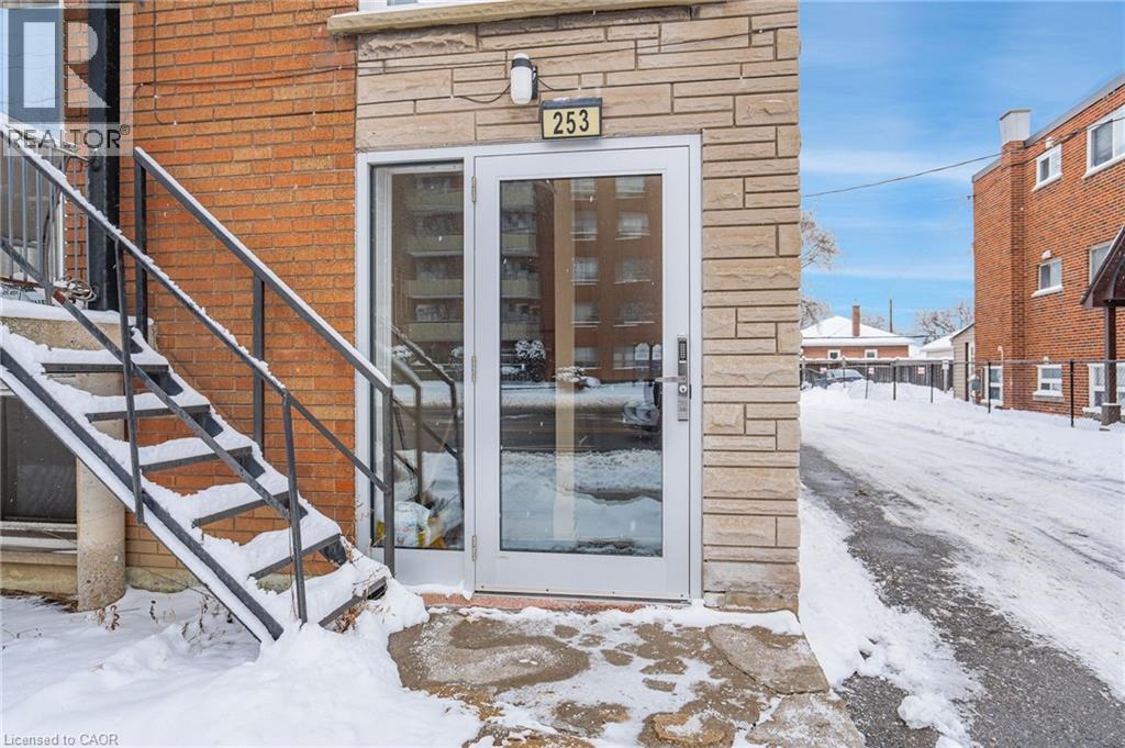 253 Mohawk Road E, Hamilton, Ontario  L9A 2H5 - Photo 5 - 40798741