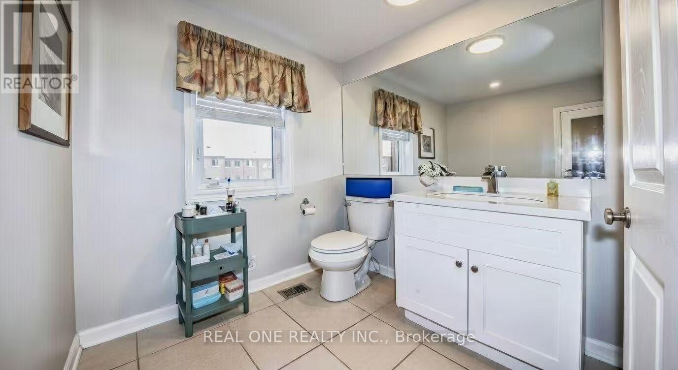 77 Leitchcroft Crescent E, Markham, Ontario  L3T 7T9 - Photo 3 - N12707396