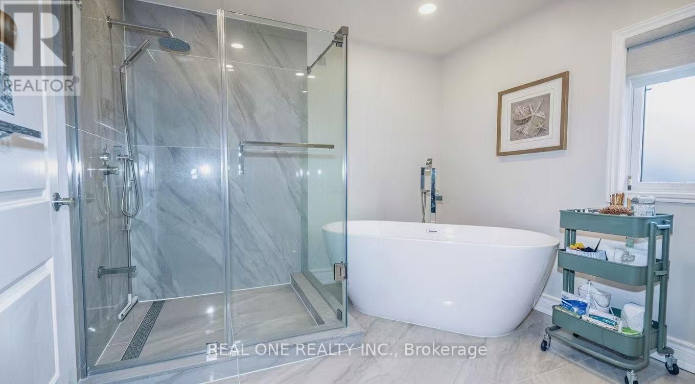 77 Leitchcroft Crescent E, Markham, Ontario  L3T 7T9 - Photo 5 - N12707396