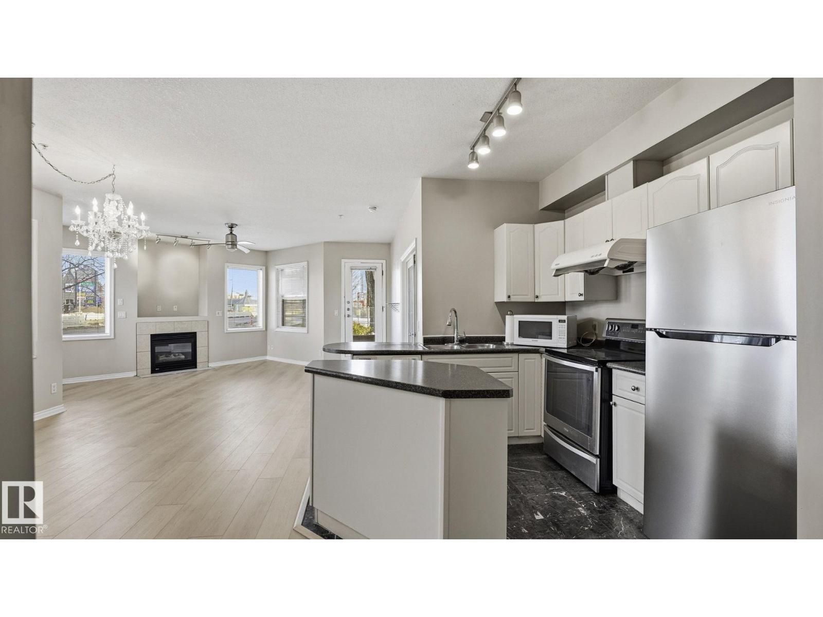 #101 10346 117 St Nw, Edmonton, Alberta  T5K 2Y7 - Photo 9 - E4470429