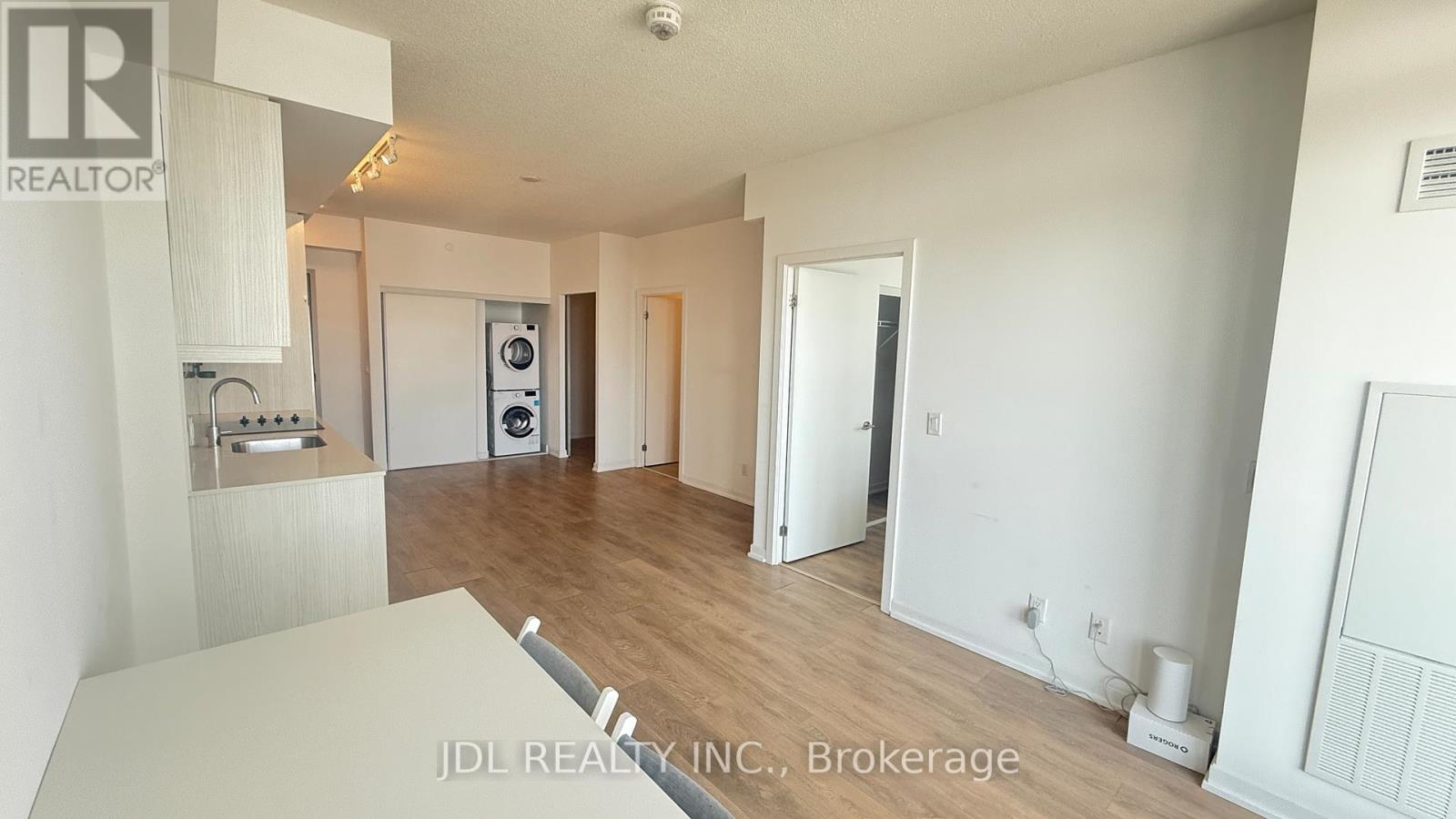 901 - 36 Forest Manor Street, Toronto, Ontario  M2J 1M5 - Photo 4 - C12602428