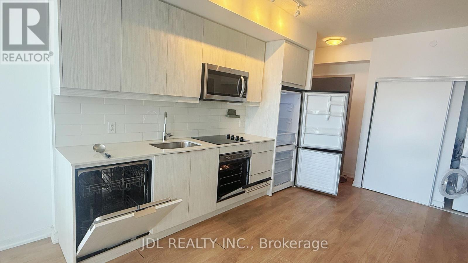 901 - 36 Forest Manor Street, Toronto, Ontario  M2J 1M5 - Photo 5 - C12602428