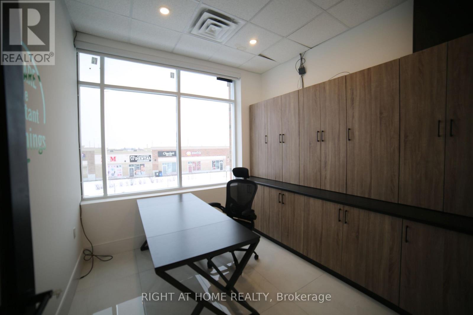 217 - 3465 Platinum Drive, Mississauga, Ontario  L5M 2S1 - Photo 6 - W12706652