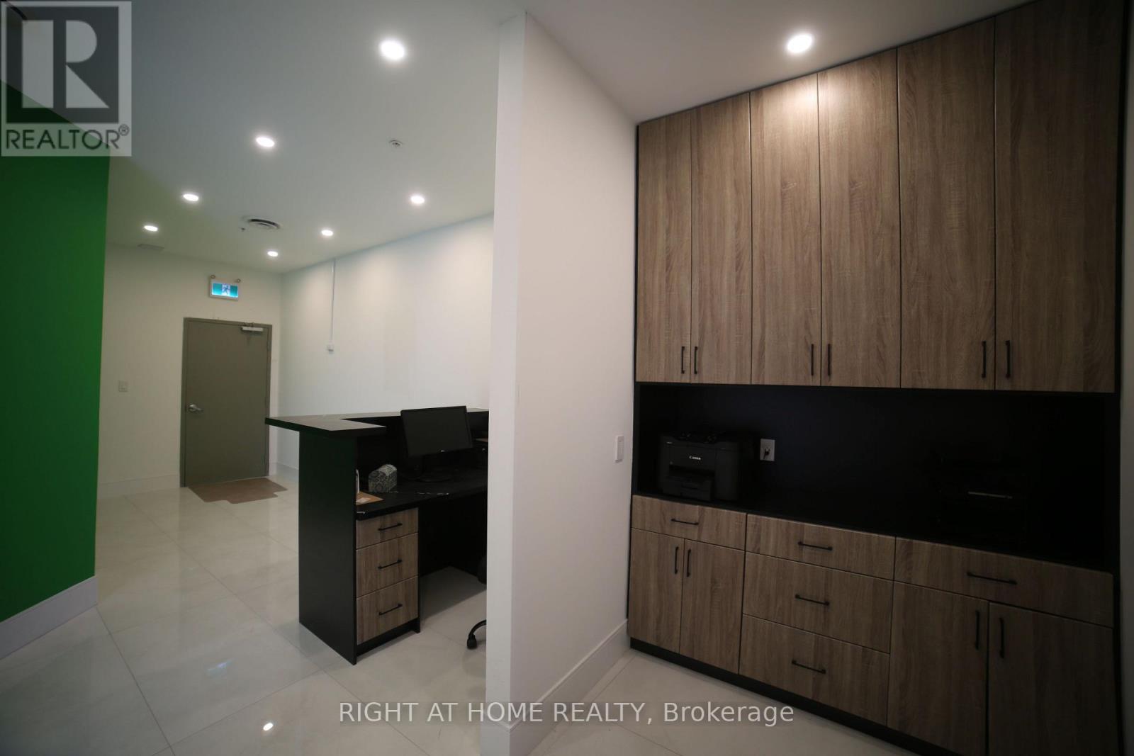 217 - 3465 Platinum Drive, Mississauga, Ontario  L5M 2S1 - Photo 5 - W12706652