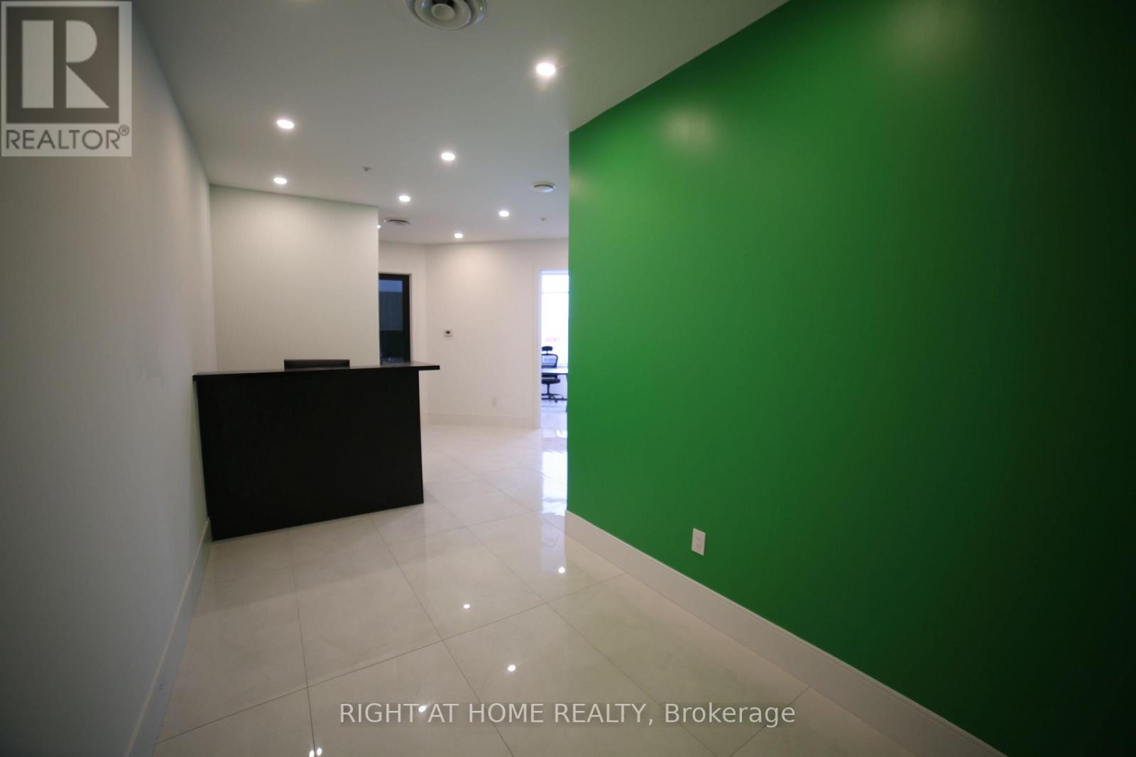 217 - 3465 Platinum Drive, Mississauga, Ontario  L5M 2S1 - Photo 3 - W12706652